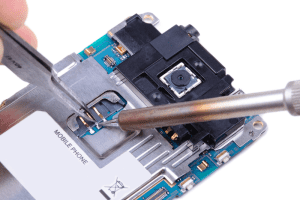 מעבדה מקצועית לתיקון אייפון מספקת שירות ומכירה לכל דגמי האייפונים בישראל