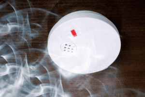 מפוחי עשן משחררים עשן מהמבנה ושומרים לכם על הבריאות