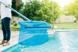 רובוט מנקה בריכה - כל מה שצריך לדעת כיצד הרובוט מנקה את הבריכה