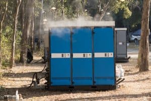 מבנים יבילים - המדריך השלם מהם השימושים של מקלחות ושירותים יבילים באתרי בנייה